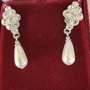 💎 Vintage Crystal & Pearl Droplet Earrings